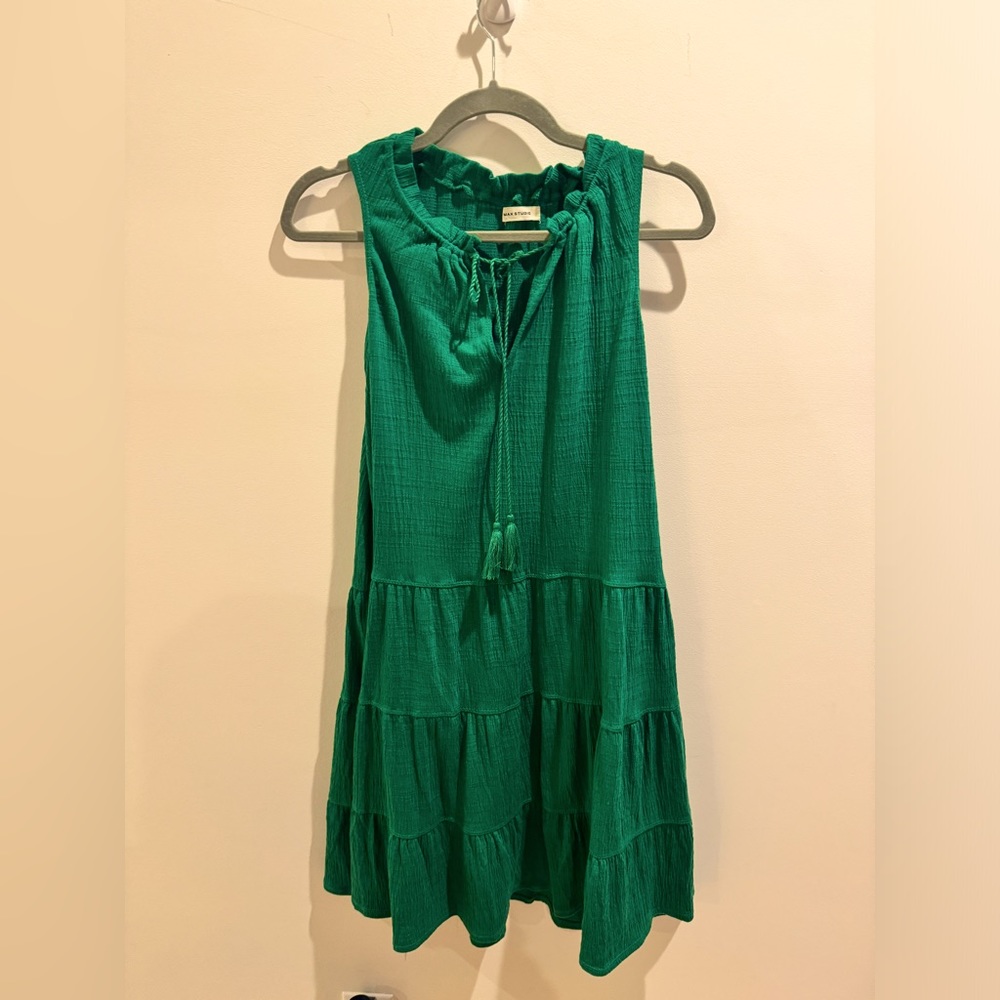 Max Studio Tiered Sleeveless Green Dress - Size Medium, never worn